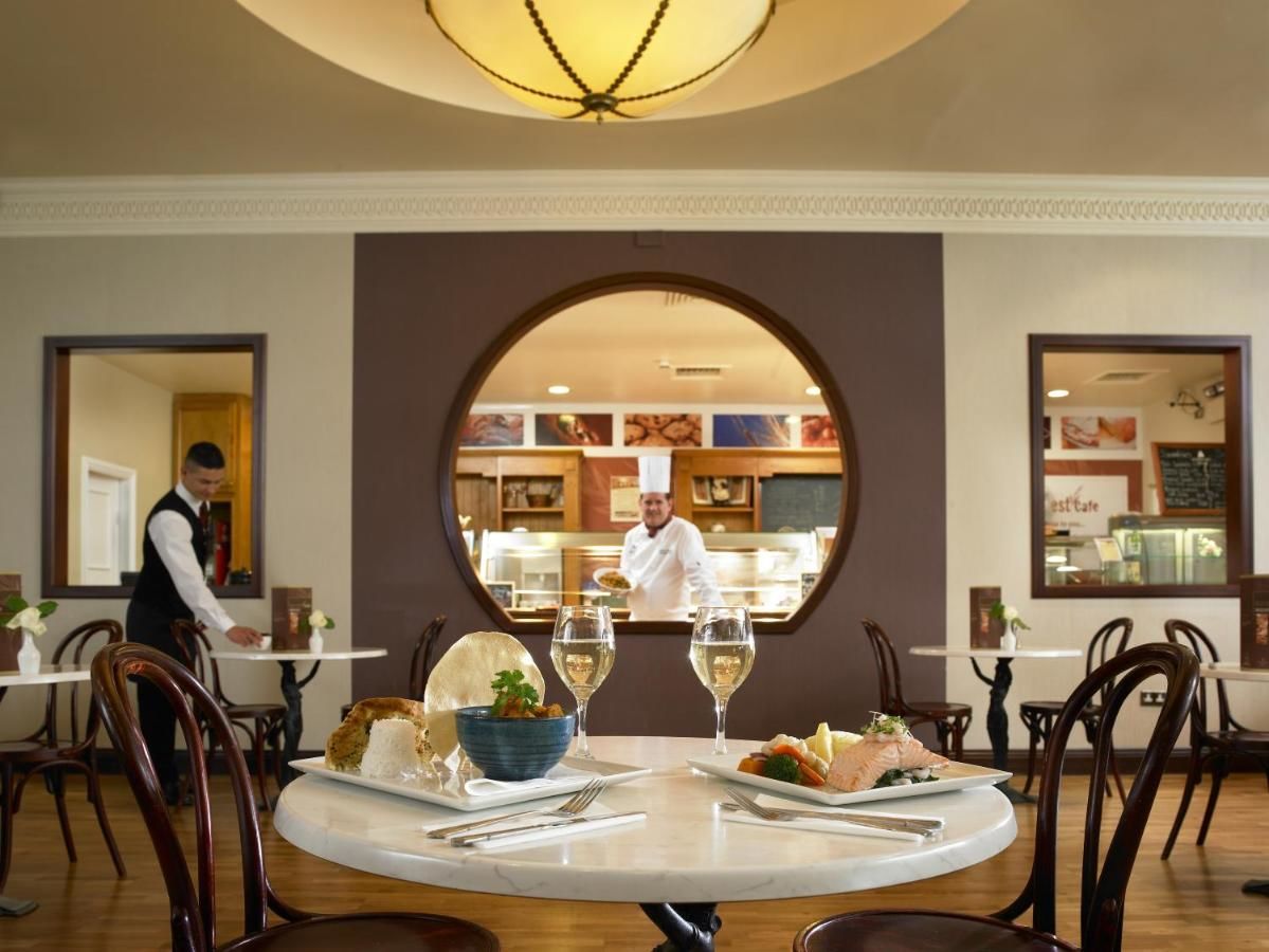 Отель Galway Bay Hotel Conference & Leisure Centre Голуэй