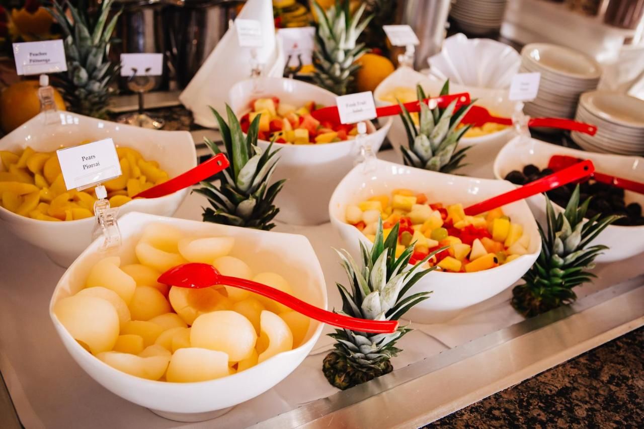 Отель Galway Bay Hotel Conference & Leisure Centre Голуэй