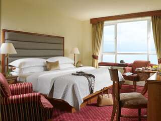Отель Galway Bay Hotel Conference & Leisure Centre Голуэй Улучшенный двухместный номер с 1 кроватью или 2 отдельными кроватями и видом на море-1